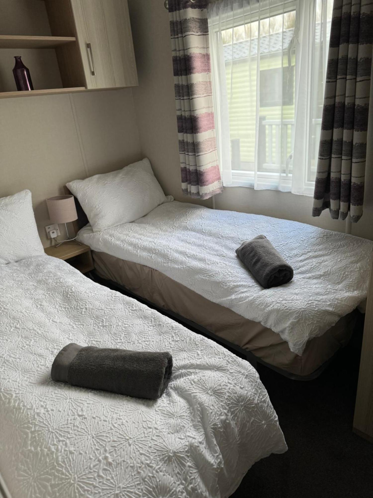 2 Bedroom Lakeview Lodge - Ensuite & Balcony Deck Carnforth Exterior foto