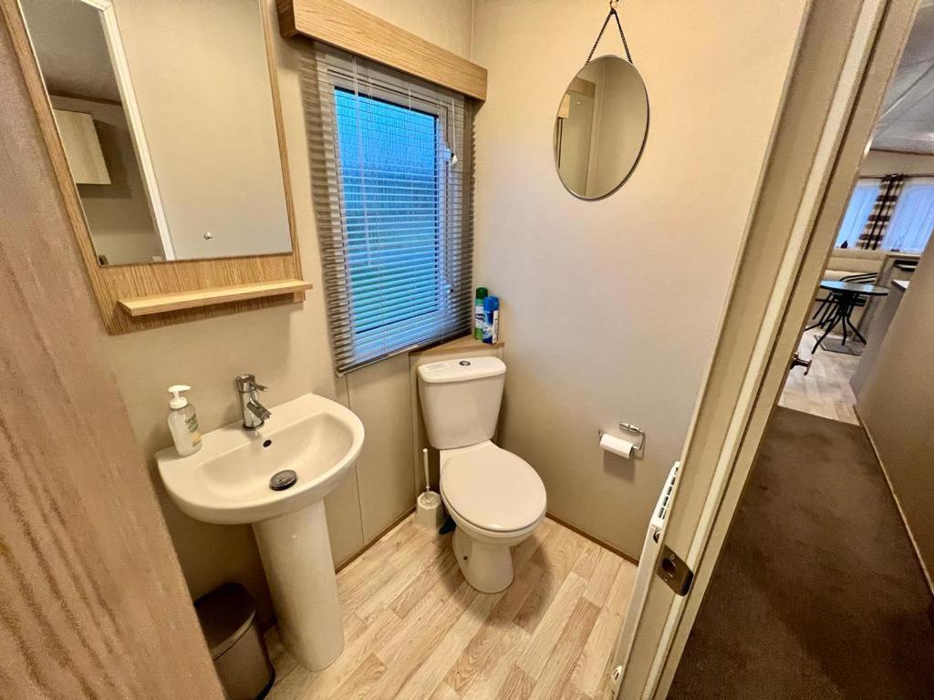 2 Bedroom Lakeview Lodge - Ensuite & Balcony Deck Carnforth Exterior foto