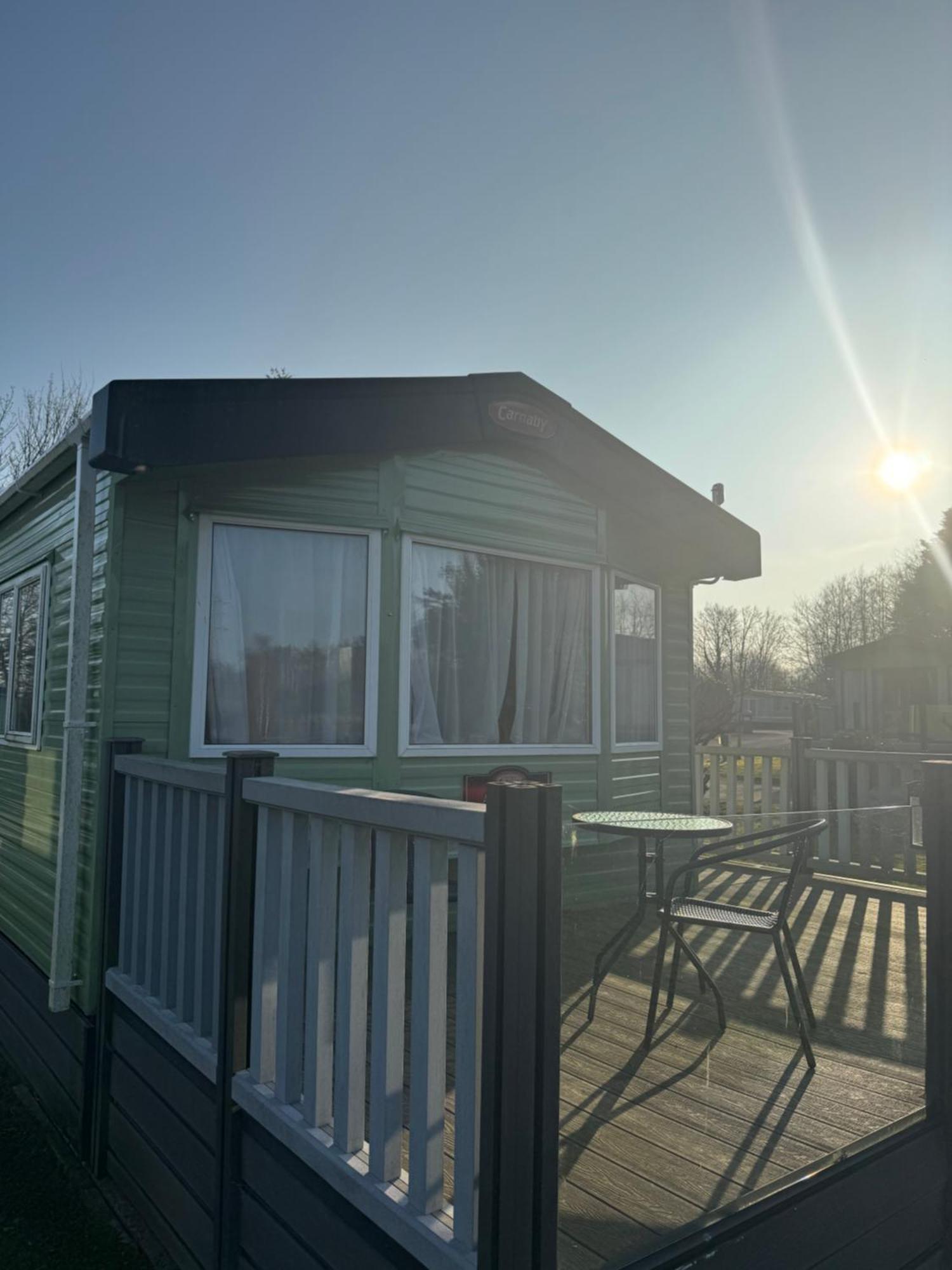2 Bedroom Lakeview Lodge - Ensuite & Balcony Deck Carnforth Exterior foto